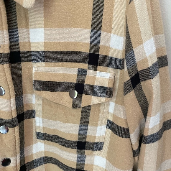 Lucky Brand Beige Plaid Sherpa Shacket Size Large - Picture 4 of 9